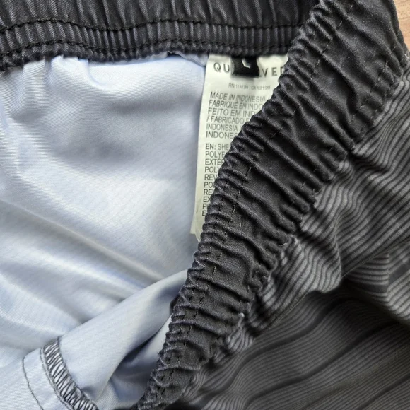 Quik Silver Dark Gray Board Shorts with Quick-Drying Fabric - Picture 4 of 4